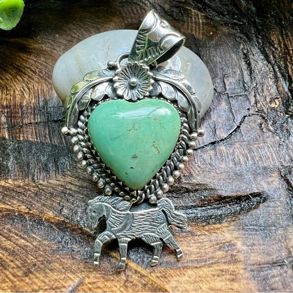 Hand Crafted Jewelry - 925 Sterling Silver Kingman Turquoise Heart Pendant Horse Floral Leaf Detail